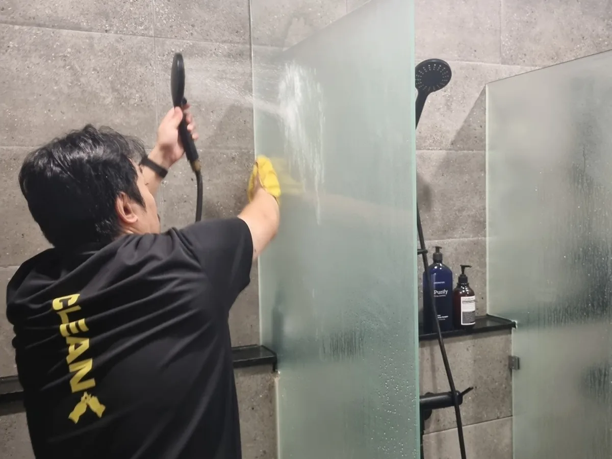 철원군 동송읍 건물 세면대·파우더룸 바닥 위생청소 사례 - 행진크린