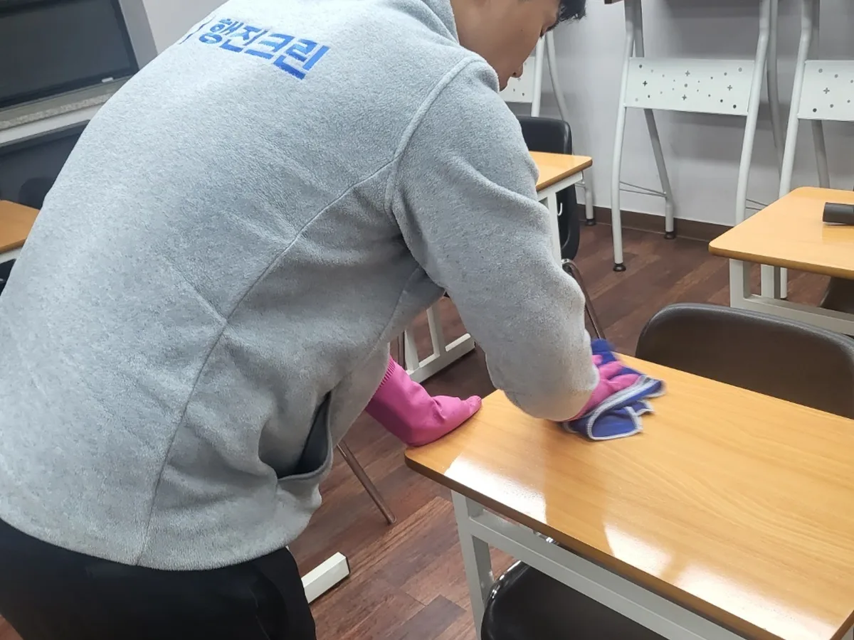 삼척시 근덕면 유치원 책걸상 교실 위생청소 사례 - 행진크린